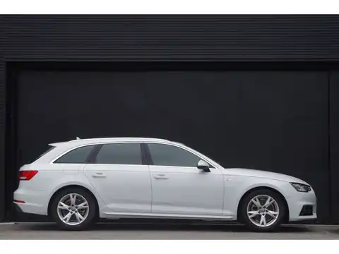 カタログ画像：Ａ４アバント （A4 AVANT） １．４ＴＦＳＩ １ｓｔエディション 2016年10月 ABA-8WCVN 1400cc グレイシアホワイトメタリック 燃費16.6km / l 外装