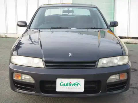 カタログ画像：スカイライン （SKYLINE） ＧＴＳ２５タイプＧ 1993年8月 E-ER33 2500cc ブラック 燃費9.8km / l フロント