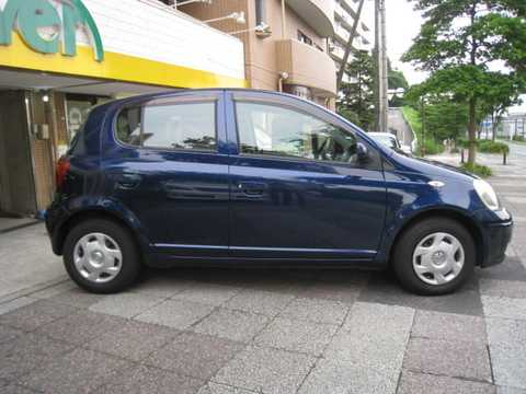 カタログ画像：ヴィッツ （VITZ） Ｂ 2001年12月 UA-SCP10 1000cc ダークブルーマイカメタリック 燃費19.6km / l 外装