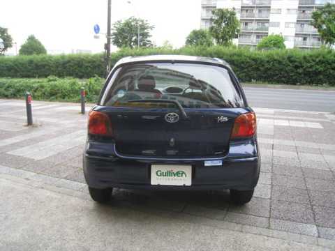 カタログ画像：ヴィッツ （VITZ） Ｂ 2001年12月 UA-SCP10 1000cc ダークブルーマイカメタリック 燃費19.6km / l バック