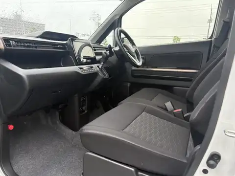 カタログ画像：ワゴンＲカスタムＺ （WAGON R CUSTOM Z） ハイブリッドＺＸ アップグレードパッケージ装着車 2022年8月 5AA-MH95S 660cc ピュアホワイトパール 燃費24.2km / l フロント