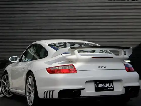 カタログ画像：９１１ （911） ９１１ＧＴ２ 2008年7月 ABA-99770S 3600cc キャララホワイト バック