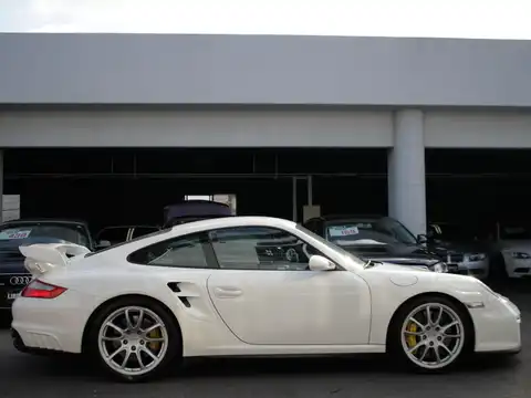 カタログ画像：９１１ （911） ９１１ＧＴ２ 2008年7月 ABA-99770S 3600cc キャララホワイト 外装