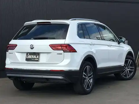 カタログ画像：ティグアン （TIGUAN） ＴＳＩ ハイライン 2020年5月 ABA-5NCZD 1400cc ピュアホワイト 燃費13.0km / l バック