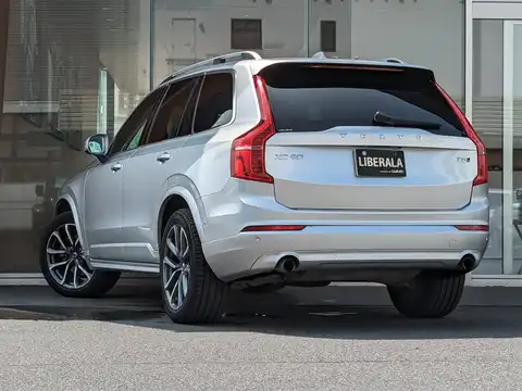 カタログ画像：ＸＣ９０ （XC90） Ｔ５ ＡＷＤ ノルディックエディション 2018年8月 DBA-LB420XC 2000cc ブライトシルバーメタリック 燃費12.9km / l バック