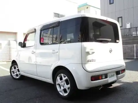 カタログ画像：キューブ （CUBE） ＥＸ 2002年10月 UA-BZ11 1400cc ホワイトパール（３Ｐ） 燃費16.4km / l バック