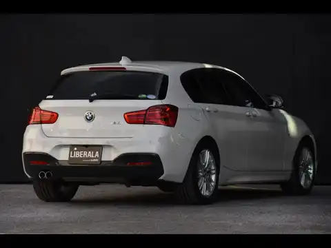 カタログ画像：１シリーズ （1 SERIES） １２０ｉ Ｍスポーツ 2019年1月 DBA-1S20G 2000cc アルピン・ホワイトⅢ（ソリッド・カラー） 燃費15.9km / l バック