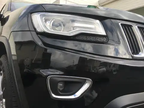 カタログ画像：ジープ・グランドチェロキー （JEEP GRAND CHEROKEE） ラレード 2014年4月 ABA-WK36T 3600cc ブリリアントブラッククリスタルパールコート 燃費8.6km / l 外装