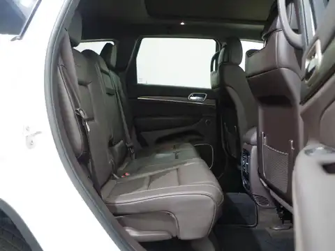 カタログ画像：ジープ・グランドチェロキー （JEEP GRAND CHEROKEE） サミット 2019年1月 DBA-WK36TA 3600cc ブライトホワイトクリアコート 燃費9.6km / l 内装