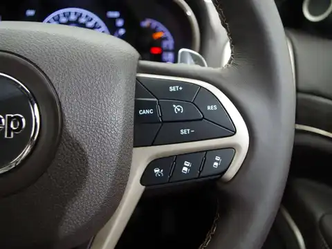 カタログ画像：ジープ・グランドチェロキー （JEEP GRAND CHEROKEE） サミット 2018年6月 ABA-WK36TA 3600cc ブライトホワイトクリアコート 燃費9.6km / l 内装