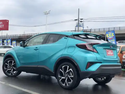 カタログ画像：Ｃ－ＨＲ （C-HR） Ｇ 2018年5月 DAA-ZYX10 1800cc ラディアントグリーンメタリック 燃費30.2km / l バック