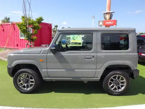 カタログ画像：ジムニー （JIMNY） ＸＧ スズキセーフティサポート装着車 2021年10月 3BA-JB64W 660cc 燃費14.3km / l 外装