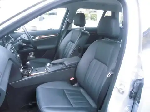 カタログ画像：Ｃクラスステーションワゴン （C-CLASS STATIONWAGON） Ｃ２００コンプレッサー ステーションワゴン エレガンス 2008年4月 DBA-204241 1800cc カルサイトホワイト 燃費11.2km / l 内装