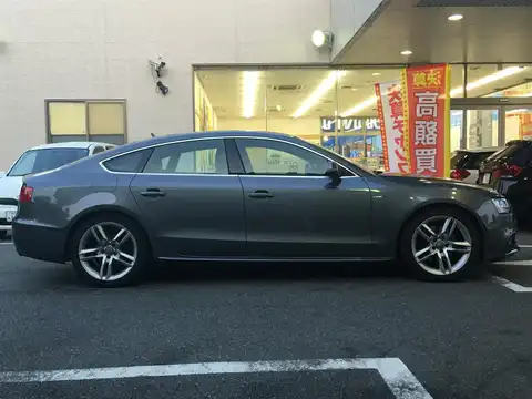 カタログ画像：Ａ５スポーツバック （A5 SPORTBACK） ２．０ＴＦＳＩクワトロ 2013年7月 DBA-8TCDNL 2000cc モンスーングレーメタリック 燃費13.6km / l 外装