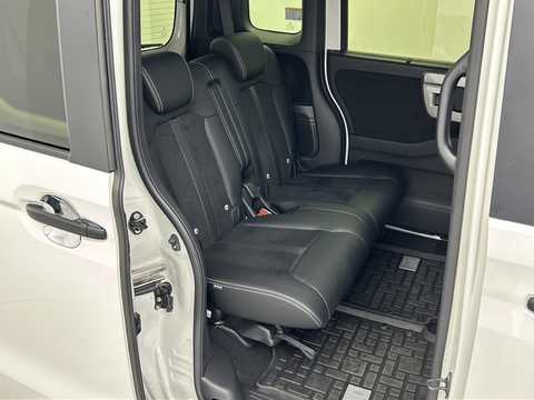 カタログ画像：Ｎ－ＢＯＸカスタム （N-BOX CUSTOM） ターボ 2023年10月 6BA-JF6 660cc プラチナホワイト・パール 燃費18.4km / l 内装