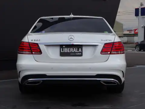 カタログ画像：Ｅクラス （E-CLASS） Ｅ３５０ ブルーテック アバンギャルド 2015年4月 LDA-212026C 3000cc ダイヤモンドホワイト（Ｍ） 燃費18.5km / l バック