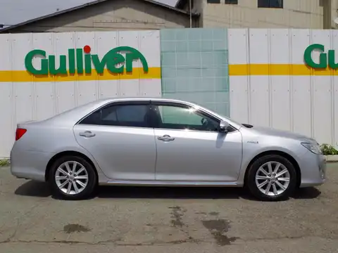 カタログ画像：カムリ （CAMRY） ハイブリッド レザーパッケージ 2011年9月 DAA-AVV50 2500cc シルバーメタリック 燃費23.4km / l 外装