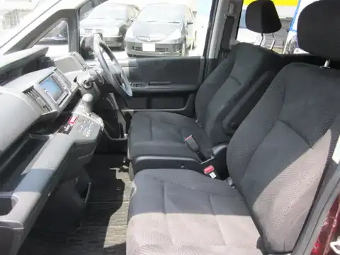 カタログ画像：ステップワゴンスパーダ （STEPWAGON SPADA） Ｓ 2009年10月 DBA-RK5 2000cc ディープボルドー・パール 燃費14.0km / l 内装