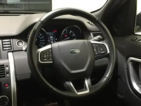 カタログ画像：ディスカバリースポーツ （DISCOVERY SPORT） ＳＥ 2014年10月 CBA-LC2A 2000cc サントリーニ・ブラック 燃費10.3km / l 内装