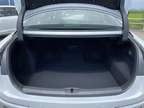 カタログ画像：クラウンクロスオーバー （CROWN CROSSOVER） ＲＳアドバンスド・ザ リミテッド－マットメタル 2023年12月 5AA-TZSH35 2400cc 燃費15.7km / l 内装