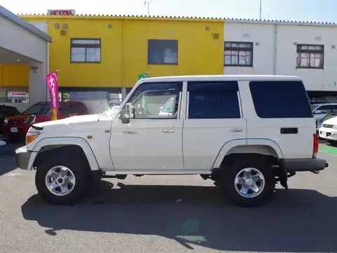 カタログ画像：ランドクルーザー７０ （LAND CRUISER 70） バン 2014年8月 CBF-GRJ76K 4000cc ホワイト 燃費6.6km / l 外装