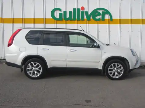 カタログ画像：エクストレイル （X-TRAIL） ２０ＧＴ エクストリーマーＸ 2010年8月 LDA-DNT31 2000cc ブリリアントホワイトパール（３Ｐ） 燃費13.8km / l 外装