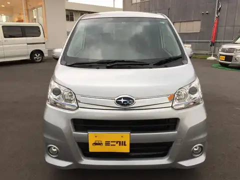 カタログ画像：ステラ （STELLA） カスタムＲ 2011年8月 DBA-LA110F 660cc ブライトシルバー・メタリック 燃費22.5km / l フロント