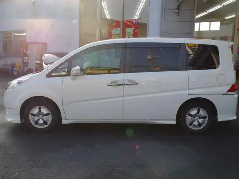 カタログ画像：ステップワゴン （STEPWAGON） Ｇ Ｓパッケージ 2005年5月 DBA-RG1 2000cc プレミアムホワイト・パール 燃費12.2km / l 外装