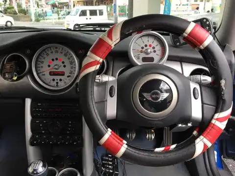 カタログ画像：ＭＩＮＩ （MINI） クーパーＳ 2002年3月 GH-RE16 1600cc インディ・ブルー 燃費11.6km / l 内装