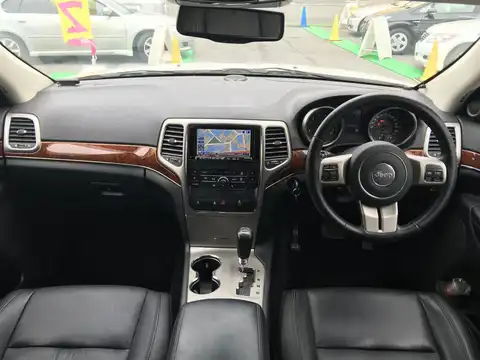 カタログ画像：ジープ・グランドチェロキー （JEEP GRAND CHEROKEE） リミテッド 2011年3月 ABA-WK36 3600cc ストーンホワイトクリアコート 燃費7.8km / l 内装