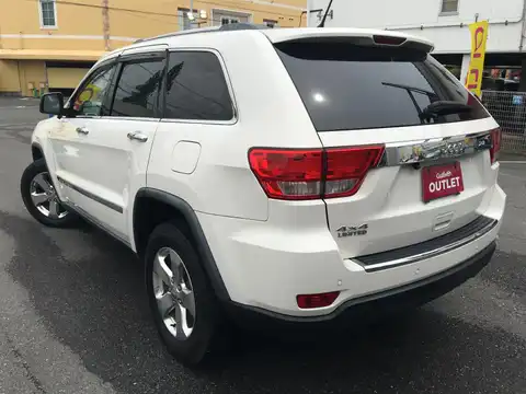 カタログ画像：ジープ・グランドチェロキー （JEEP GRAND CHEROKEE） リミテッド 2011年3月 ABA-WK36 3600cc ストーンホワイトクリアコート 燃費7.8km / l バック