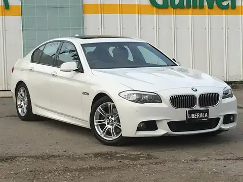 カタログ画像：５シリーズ （5 SERIES） ５２３ｉ Ｍスポーツパッケージ 2011年10月 DBA-XG20 2000cc 燃費14.2km / l メイン