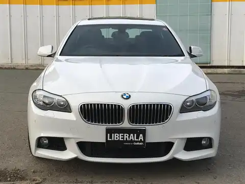 カタログ画像：５シリーズ （5 SERIES） ５２３ｉ Ｍスポーツパッケージ 2011年10月 DBA-XG20 2000cc 燃費14.2km / l フロント