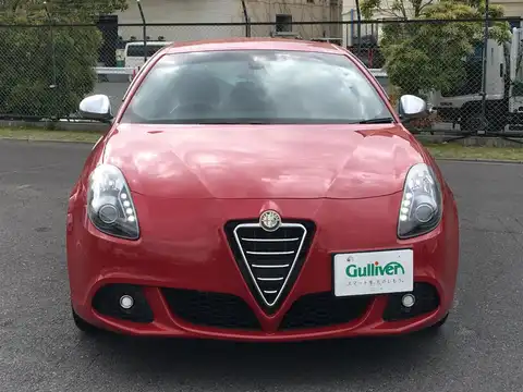 カタログ画像：ジュリエッタ （GIULIETTA） コンペティツィオーネ 2014年4月 ABA-940141 1400cc アルファレッド 燃費15.6km / l フロント