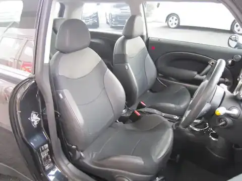 カタログ画像：ＭＩＮＩ （MINI） デザイナーズ・チョイス 2006年11月 GH-RA16 1600cc アストロ・ブラック（メタリック） 燃費11.6km / l 内装