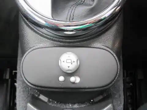 カタログ画像：ＭＩＮＩ （MINI） デザイナーズ・チョイス 2006年11月 GH-RA16 1600cc アストロ・ブラック（メタリック） 燃費11.6km / l 内装