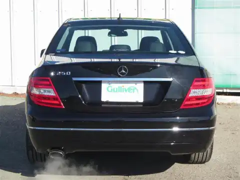 カタログ画像：Ｃクラス （C-CLASS） Ｃ２５０ ＣＧＩブルーエフィシェンシー アバンギャルド 2010年2月 DBA-204047 1800cc オブシディアンブラック（Ｍ） 燃費11.2km / l バック