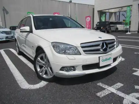 カタログ画像：Ｃクラスステーションワゴン （C-CLASS STATIONWAGON） Ｃ２００ ＣＧＩブルーエフィシェンシー ステーションワゴン アバンギャルド 2010年2月 DBA-204248 1800cc カルサイトホワイト 燃費11.6km / l メイン（その他）