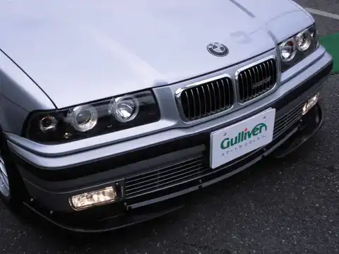 カタログ画像：３シリーズ （3 SERIES） ３１８ｉｓクーペ 1994年3月 E-BE18 1800cc アークティック・シルバー・メタリック 燃費11.0km / l 外装