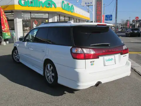 カタログ画像：レガシィツーリングワゴン （LEGACY TOURING WAGON） ＧＴ－ＢリミテッドⅡ 2002年10月 TA-BH5 2000cc ピュアホワイト 燃費11.4km / l バック