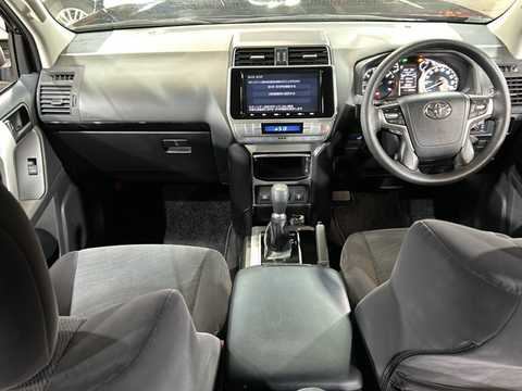 カタログ画像：ランドクルーザープラド （LAND CRUISER PRADO） ＴＸ 2022年8月 3BA-TRJ150W 2700cc ブラックorアティチュードブラックマイカ 燃費8.3km / l フロント