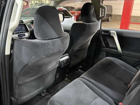 カタログ画像：ランドクルーザープラド （LAND CRUISER PRADO） ＴＸ 2022年8月 3BA-TRJ150W 2700cc ブラックorアティチュードブラックマイカ 燃費8.3km / l バック