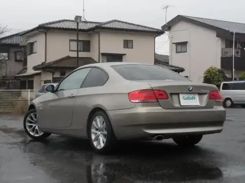 カタログ画像：３シリーズ （3 SERIES） ３２０ｉクーペ ハイラインパッケージ 2008年11月 ABA-WA20 2000cc 燃費12.8km / l バック