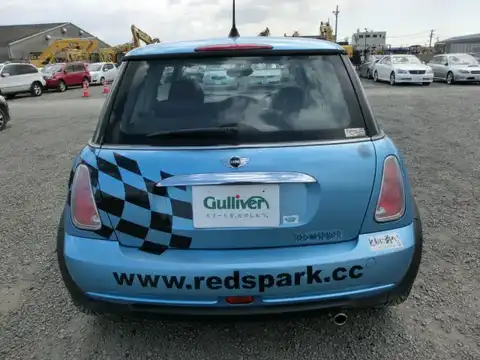 カタログ画像：ＭＩＮＩ （MINI） ワン 2004年9月 GH-RA16 1600cc エレクトリック・ブルーメタリック 燃費14.0km / l バック