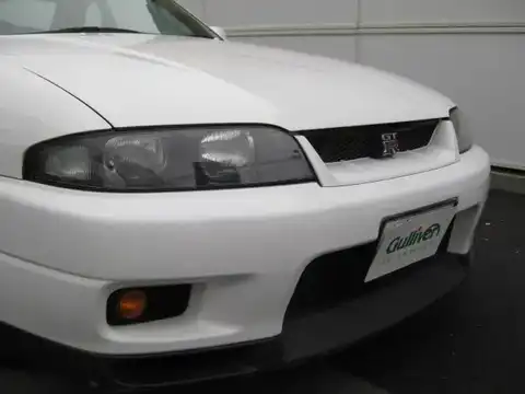 カタログ画像：スカイライン （SKYLINE） ＧＴ－Ｒ Ｖスペック 1997年2月 E-BCNR33 2600cc ホワイト 燃費8.1km / l 外装