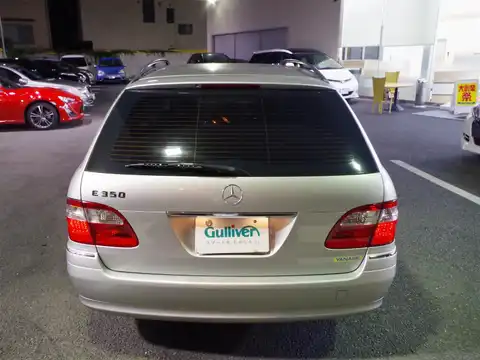 カタログ画像：Ｅクラスステーションワゴン （E-CLASS STATIONWAGON） Ｅ３５０ ステーションワゴン アバンギャルド 2005年8月 DBA-211256C 3500cc キューバナイトシルバー（Ｍ）orイリジウムシルバー（Ｍ） 燃費8.5km / l バック