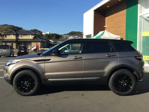 カタログ画像：レンジローバーイヴォーク （RANGE ROVER EVOQUE） ピュア 2015年4月 CBA-LV2A 2000cc スコシア・グレイorコリス・グレイorユーロン・ホワイトorカイコウラ・ストーン 燃費10.6km / l 外装