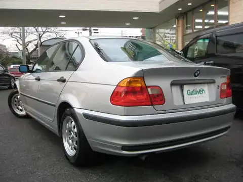 カタログ画像：３シリーズ （3 SERIES） ３２３ｉ Ｍスポーツ 2000年8月 GF-AM25 2500cc チタン・シルバー・メタリック 燃費8.3km / l バック