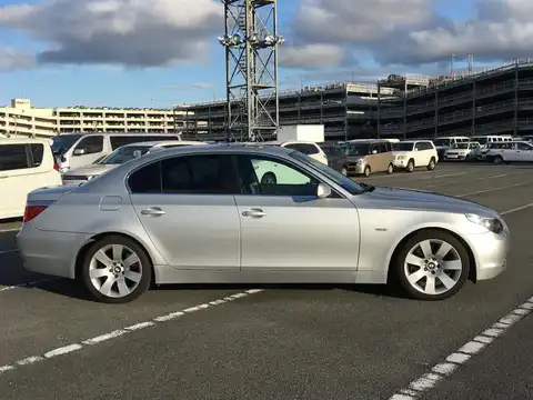 カタログ画像：５シリーズ （5 SERIES） ５４５ｉ 2004年4月 GH-NB44 4400cc チタン・シルバーメタリックorシルバー・グレーメタリック 燃費7.6km / l 外装