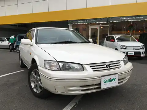 カタログ画像：カムリ （CAMRY） ２．２ Ｖセレクション 1999年8月 GF-SXV20 2200cc スーパーホワイトパールマイカ 燃費10.2km / l メイン（その他）